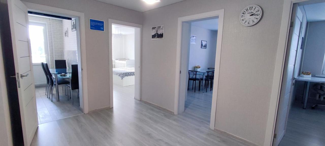 Large Apartment Near The Airport And City Center คีชีเนา ภายนอก รูปภาพ